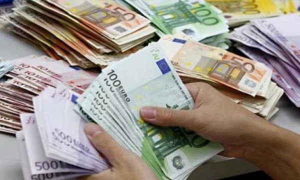 Deputetëve të Kosovës u shkon një letër publike nga një profesor i UP-së: Ai po kërkon më shumë para për Universitetin