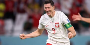 Polonia e “kthen në tokë” Arabinë Saudite, fiton me rezultat solid