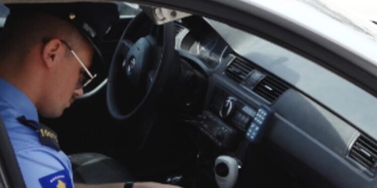 Po voziste 112 km/h në zonën 40, dënohet me 500€ dhe i hiqet për një vit patentë shoferi 19 vjeçarit