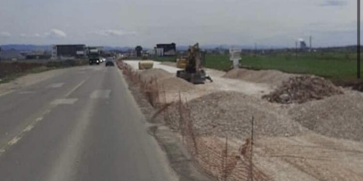 Një këmbësor goditet nga vetura në magjistralen Mitrovicë- Prishtinë