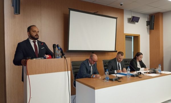 Pas largimit të policëve, japin dorëheqje edhe Kryetari i Mitrovicës së Veriut dhe këshilltarët komunalë