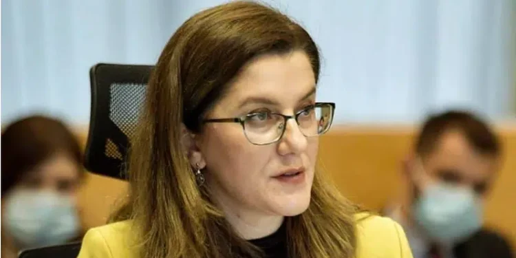 U.d e ministres së Shëndetësisë për vrasjen e shtatzënës: E tronditur sa mezi po shkruaj, organet relevante të veprojnë pa kompromis