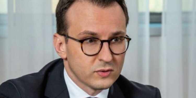 Petkoviq e konfirmon që betimi i deputetëve të Listës Serbe në Kuvend ishte plan i Beogradit