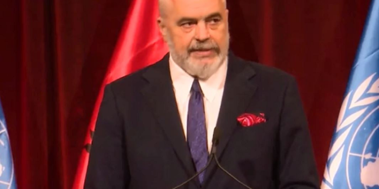 Edi Rama përkujton Adem Jasharin: Lindi më 28 Nëntor dhe vdiq për të jetuar përgjithmonë si legjendë