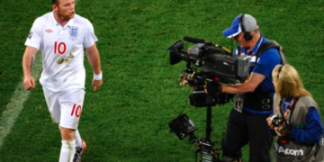 Rooney pendohet për gjestin që kishte bërë ndaj tifozëve në Botërorin e 2010-ës