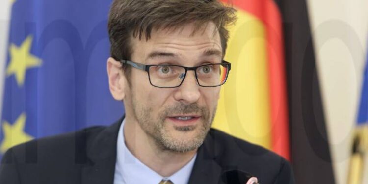 Nic: Diplomacia amerikane e mërzitur me Kurtin, prishi koordinimin SHBA-BE për marrëveshjen Kosovë-Serbi