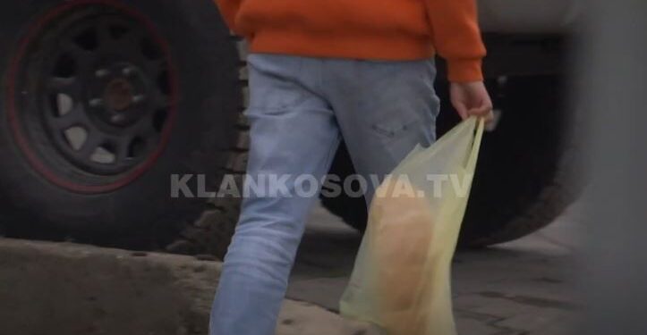 E mitura në Podujevë del për bukë, përfundon e rrëmbyer (VIDEO)