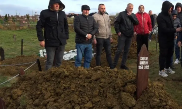 Varroset mësimdhënësja që dyshohet se u vra me sëpatë nga bashkëshorti