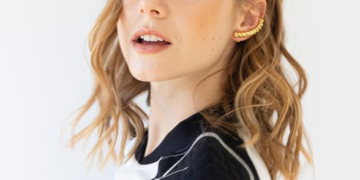 Aktorja e famshme spanjolle reagon ndaj rastit në Pejë ku infermierja sulmoi një grua të moshuar