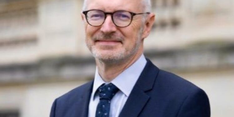 Situata në Veri/ Ambasadori francez reagon në mesnatë: Koha për përmbajtje dhe përgjegjësi