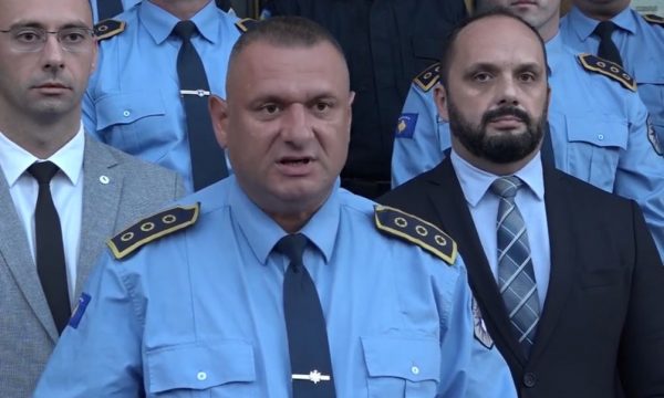 Mediat serbe: Vuçiq do ta dekorojë Komandantin e suspenduar nga Policia e Kosovës