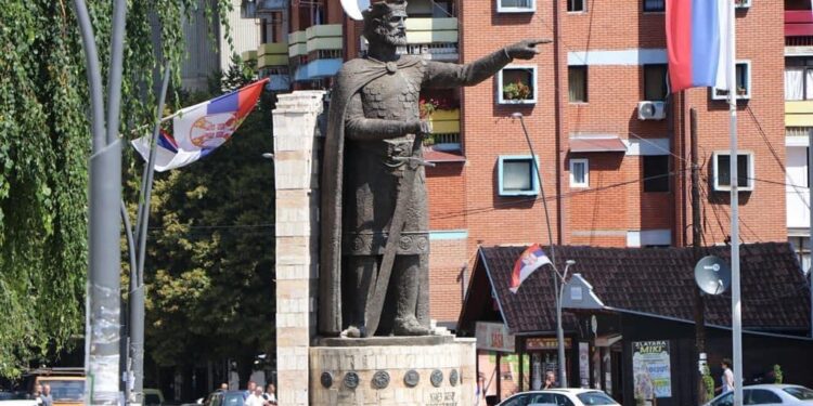 Lista Serbe i fton qytetarët për të mbajtur tubim nesër para statujës së “Car Llazarit”