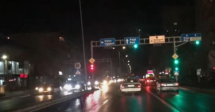 Sherr në Fushë Kosovë: 38-vjeçari rrah vëllain e tij, tenton t’i sulmojë me skallper edhe familjarët tjerë