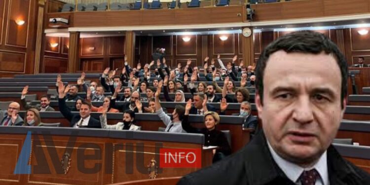 Ky deputet i Vetëvendosjes i del kundër kryeministrit Kurti për uljen e pagave: S’është në rregull, mund të shkaktojë konflikte