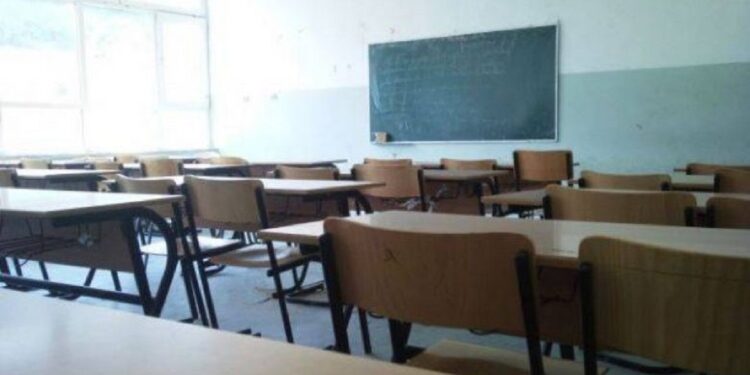 Nxënësja e shkollës përfundon në spitalin e Mitrovicës, e lëndoi shoku i klasës