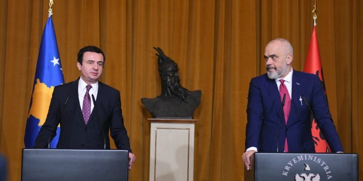 Edi Rama i heshtur deri tash për zhvillimet në veri të Kosovës