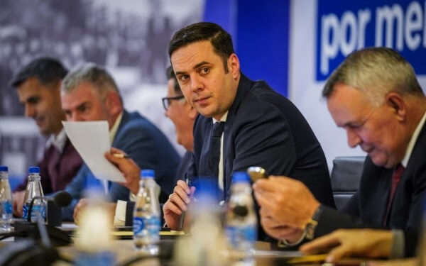 Pas takimit me Kurtin – Abdixhiku mblodhi kryesinë e partisë, ja çka u diskutua