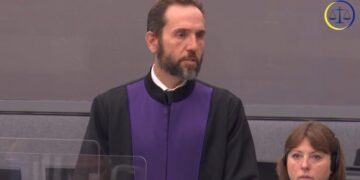 Smith deklarohet pas dorëheqjes nga Specialja