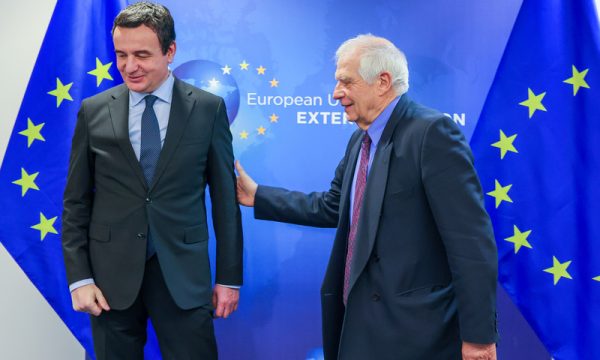 “Së pari normalizimi, pastaj targat” – agjenda që përplasi keq sot Kurtin e Borellin