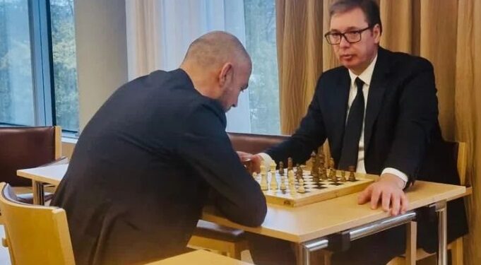 Vuçiqi luajti shah derisa priste përfundimin e takimit Kurti-Borrell
