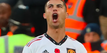 Libri i ri biografik i Cristiano Ronaldos tregon se ai do të dëshironte të luante për PSG