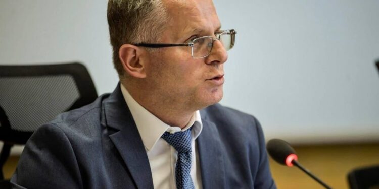 Bislimi përsëri i “gjuhet” opozitës: Katër ish-kryeministrat po duan që ne t’ua themelojmë Asociacionin