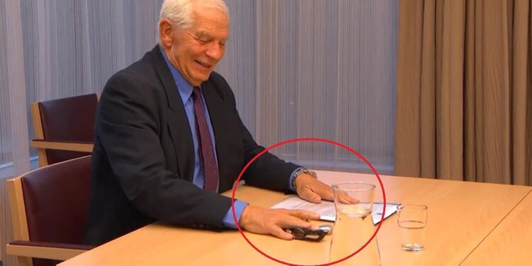 “Tik-tak-tik-tak”, çfarë mesazhi i dha Borrelli Kurtit me dy orët mbi tavolinë