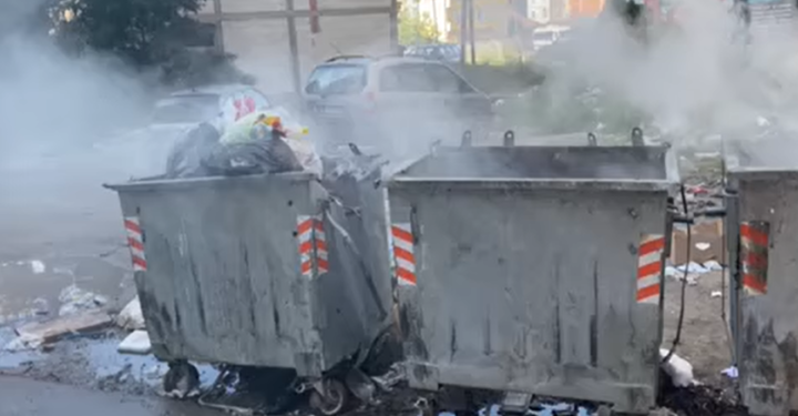 Në Fushë Kosovë digjen mbeturinat, përfshihet nga flakët edhe një market