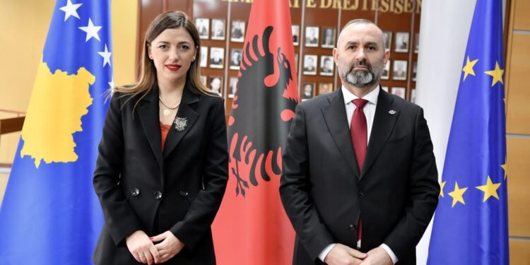Kosova dhe Shqipëria bëhen me dy marrëveshje të reja në fushën e drejtësisë