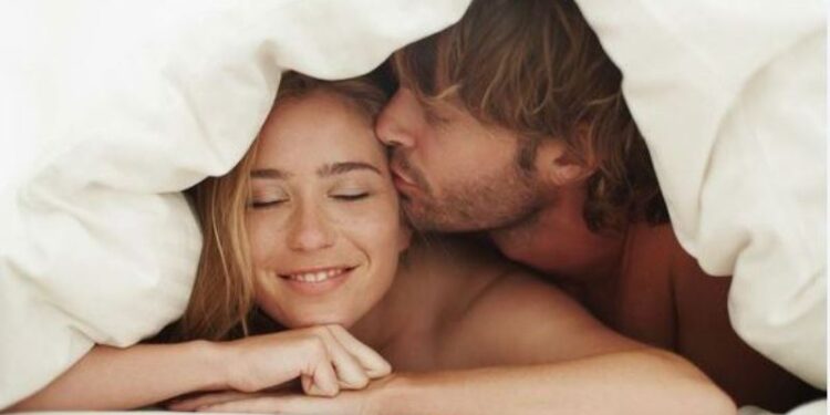 Shkenca thotë se burrat duan më shumë seks në dimër
