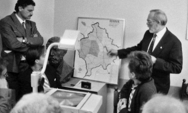 Historia e humanistit amerikan që erdhi për tre muaj, por mbeti përherë kosovar