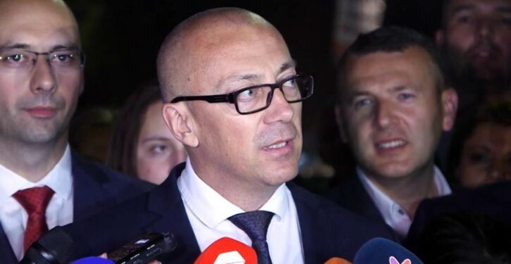 Srpska takim urgjent, paralajmëron largimin e të gjithë serbëve nga institucionet, shkaku i suspendimit të Rakiqit