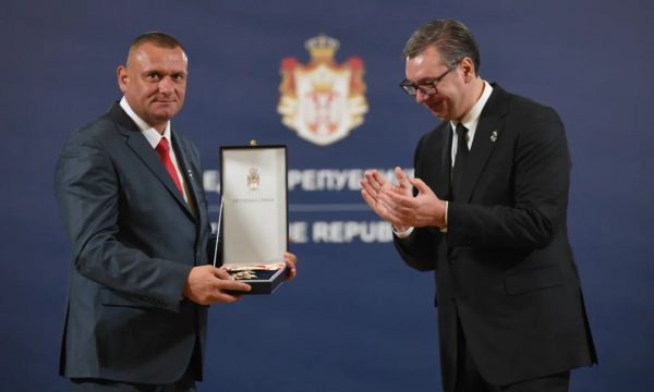 Gjuriq punësohet në policinë e Serbisë, Vuçiq: Do të kujdesemi për 3500 personat që lanë punën