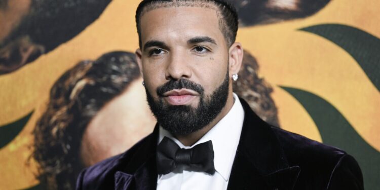 Del me 4-5 gra në të njëjtën kohë, Drake thotë se për momentin nuk e ka në plan martesën