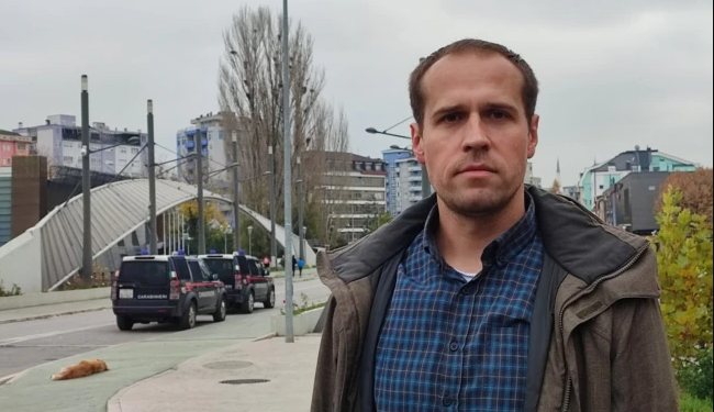 Rrëfimet e punëtorëve të dorëhequr në Veri, juristi serb: “Njerëzit qanin me lot si shiu, pa marrë parasysh përkatësinë etnike”