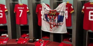 Gazetari amerikan pyet për provokimin që Serbia ia bëri Kosovës, futbollisti refuzon të përgjigjet (VIDEO)