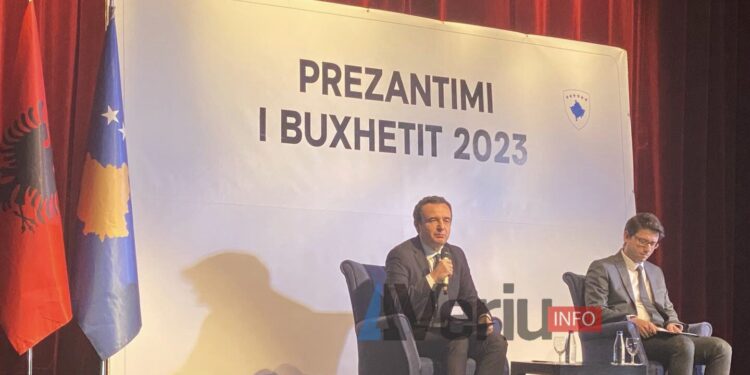 “Presion Serbia, presion opozita hiqni dorë për targat”: Kryeministri Kurti nga Mitrovica kritikon opozitën