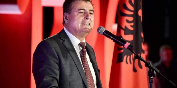 Agim Bahtiri uron shqiptarët për festën e 28 Nëntorit: Kemi shumë arsye për të festuar