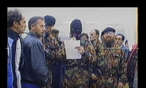 “Lufta jonë e shenjtë do të zhvillohet deri në çlirim”, fjalimi i Rexhep Selimit në daljen e parë të UÇK-së