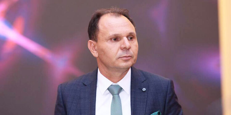 Shaqir Palushi ndan 10 mijë euro për familjen e të moshuarës që u rrah në Pejë