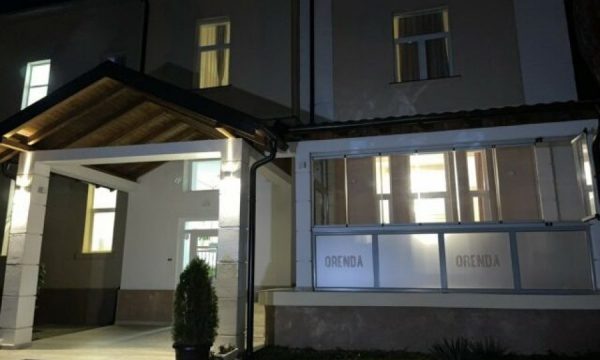 Largohet edhe i moshuari i fundit, mbyllet zyrtarisht qendra “Orenda”