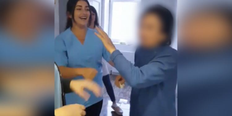 U lirua pasi rrahu të moshuarën, infermierja Aurona Pelaj i vë kyçin shtëpisë