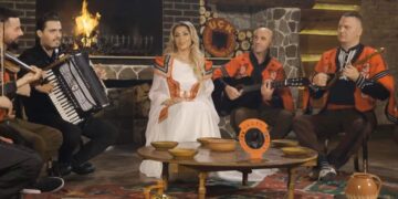 Këngëtarja e njohur Lendita Selimi s’ka të ndalur, publikon këngën sonte “T’fala Parsit” (Video)