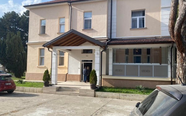 Mbyllet Shtëpia e Pleqve “Orenda”, ku u rrah e moshuara nga infermierja