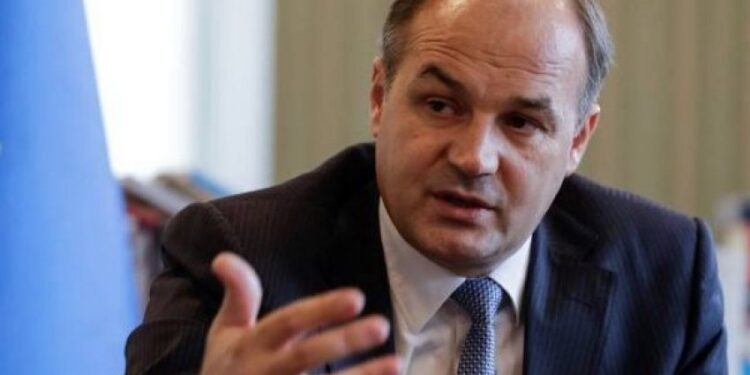 Enver Hoxhaj thotë se Kurti e Osmani nganjëherë nuk e dinë që Kosova është shpallur shtet i pavarur