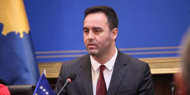 Konjufca i zhgënjyer me reagimet e ndërkombëtarëve: Sikur po mundohen ta amnistojnë Vuçiqin