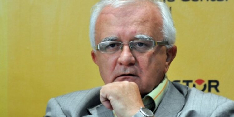 Paralajmëron analisti serb, Janjiq: Veriu i Kosovës mund të ndezë konflikte në tri shtete