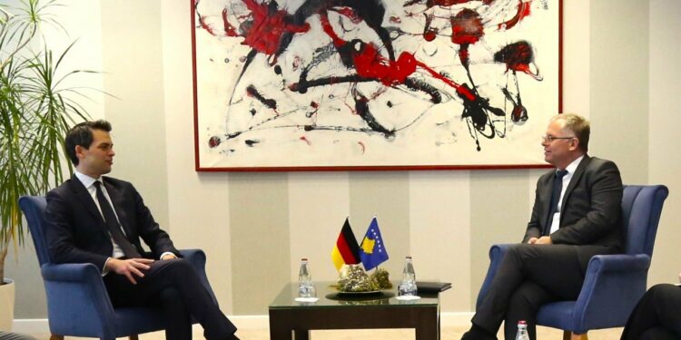 Bislimi priti në takim deputetin gjerman, u diskutua për rrugëtimin evropian të Kosovës