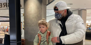 Mozzik uron vajzën për ditëlindje