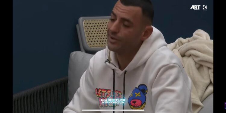 Stresi pendohet që dikur kishte zënkë me MC Kreshën